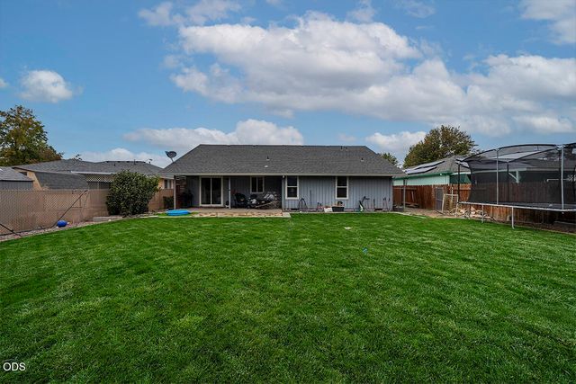 922 Hopkins Road, Central Point, OR 97502