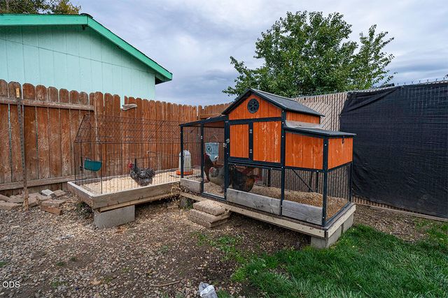 922 Hopkins Road, Central Point, OR 97502