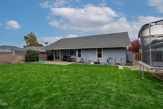 922 Hopkins Road, Central Point, OR 97502