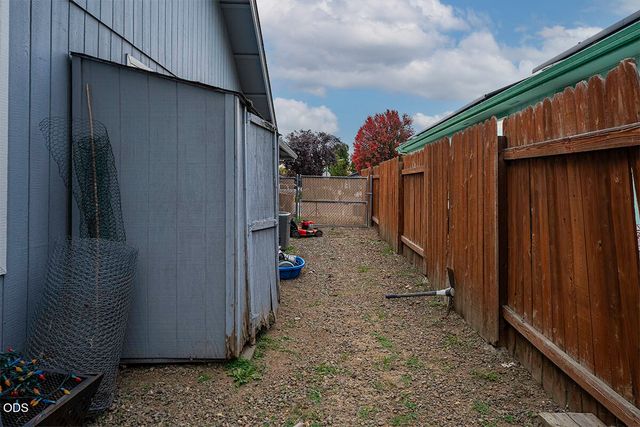 922 Hopkins Road, Central Point, OR 97502