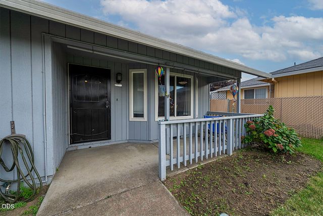 922 Hopkins Road, Central Point, OR 97502