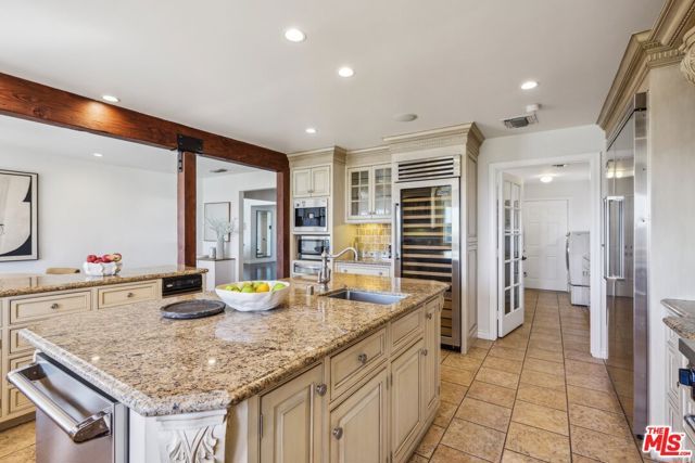 2411 Mount Olympus Drive, Los Angeles, CA 90046