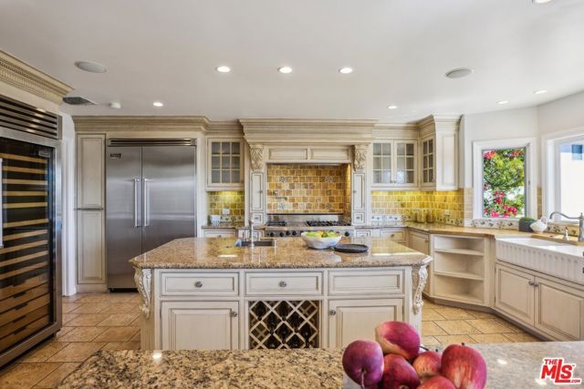 2411 Mount Olympus Drive, Los Angeles, CA 90046