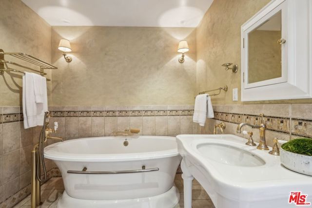 2411 Mount Olympus Drive, Los Angeles, CA 90046