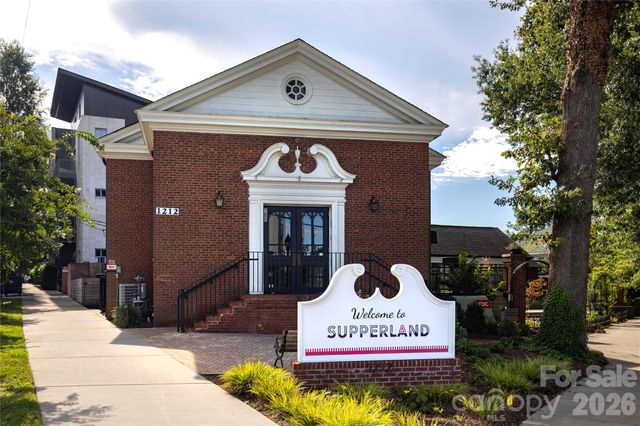 1558 Tippah Park Court, Charlotte, NC 28205