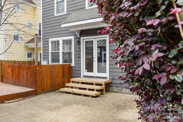 1558 Tippah Park Court, Charlotte, NC 28205