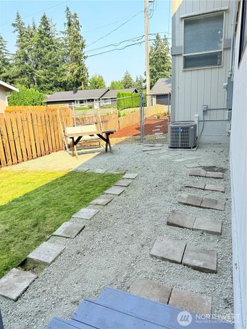 5010 84th Avenue W, University Place, WA 98467