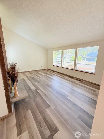 5010 84th Avenue W, University Place, WA 98467