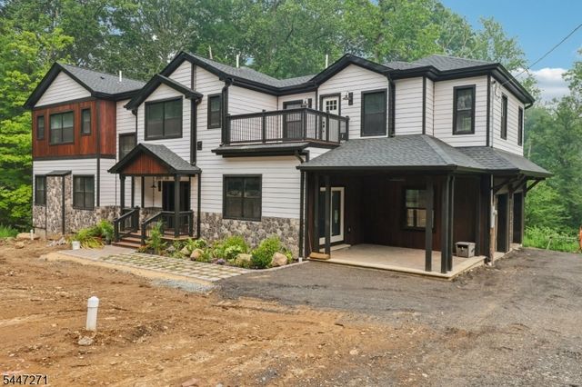49 Northwood Rd, Hopatcong Boro, NJ 07849