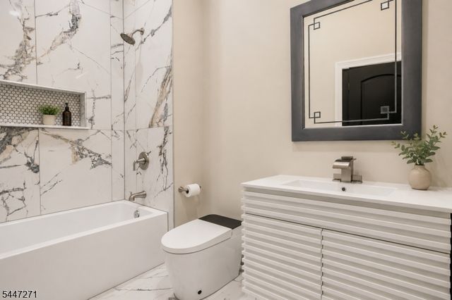 49 Northwood Rd, Hopatcong Boro, NJ 07849