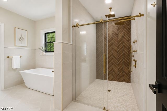 49 Northwood Rd, Hopatcong Boro, NJ 07849