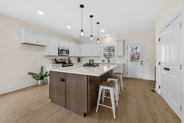 194 Dewberry Ct, Clarksville, TN 37042