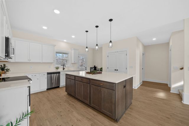 194 Dewberry Ct, Clarksville, TN 37042