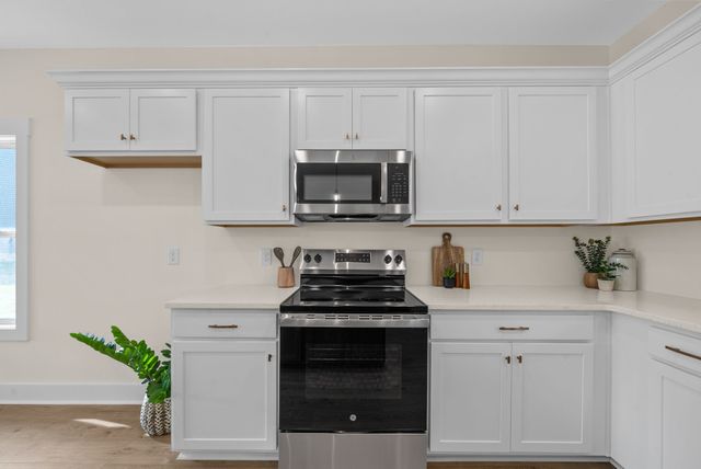 194 Dewberry Ct, Clarksville, TN 37042