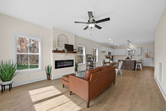 194 Dewberry Ct, Clarksville, TN 37042