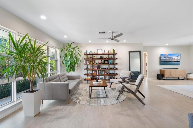 9280 NE 12th Ave, Miami Shores, FL 33138