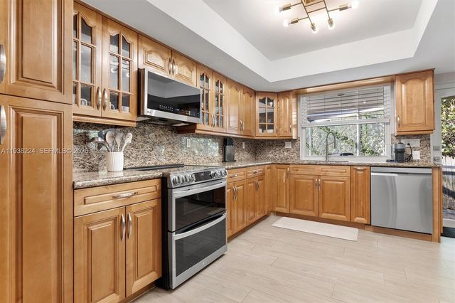 9280 NE 12th Ave, Miami Shores, FL 33138