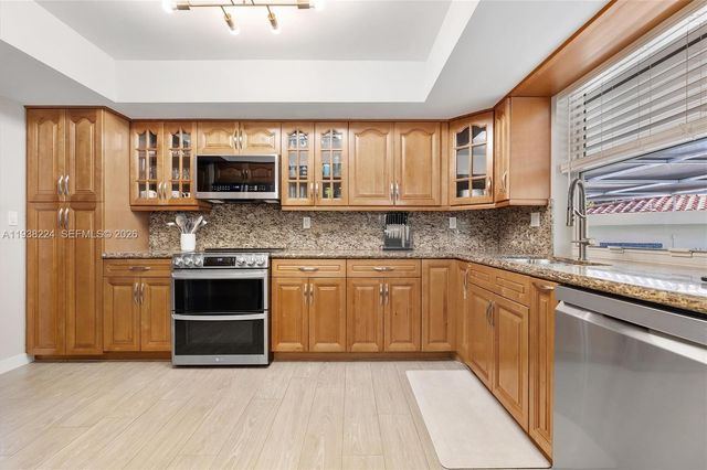 9280 NE 12th Ave, Miami Shores, FL 33138