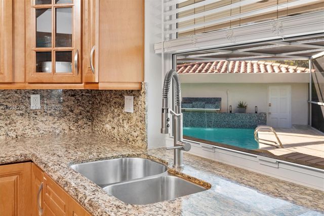 9280 NE 12th Ave, Miami Shores, FL 33138