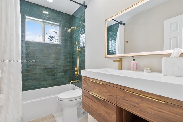 9280 NE 12th Ave, Miami Shores, FL 33138