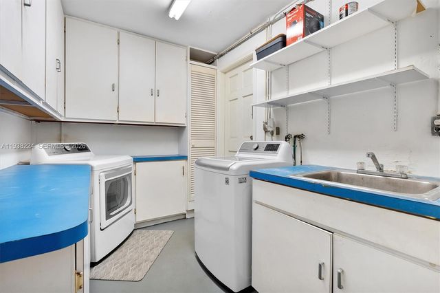 9280 NE 12th Ave, Miami Shores, FL 33138