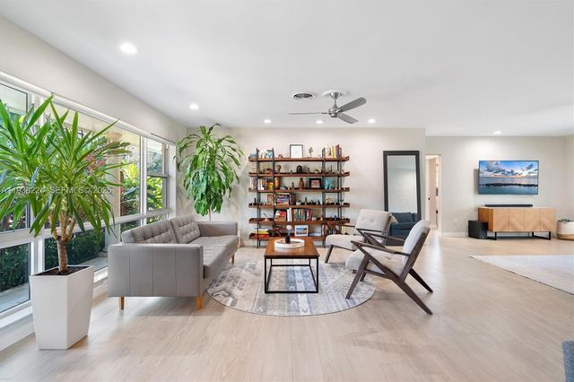 9280 NE 12th Ave, Miami Shores, FL 33138