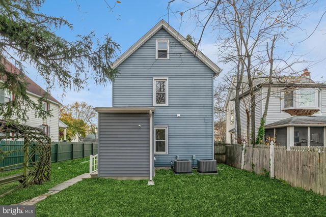 87 DELAWARE AVE, Penns Grove, NJ 08069