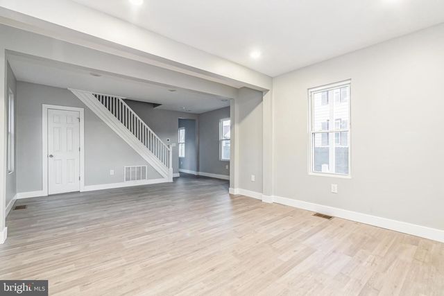 87 DELAWARE AVE, Penns Grove, NJ 08069