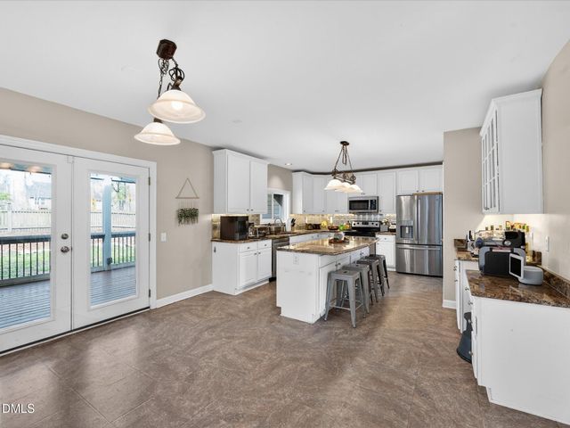 101 Strathburgh Lane, Cary, NC 27518