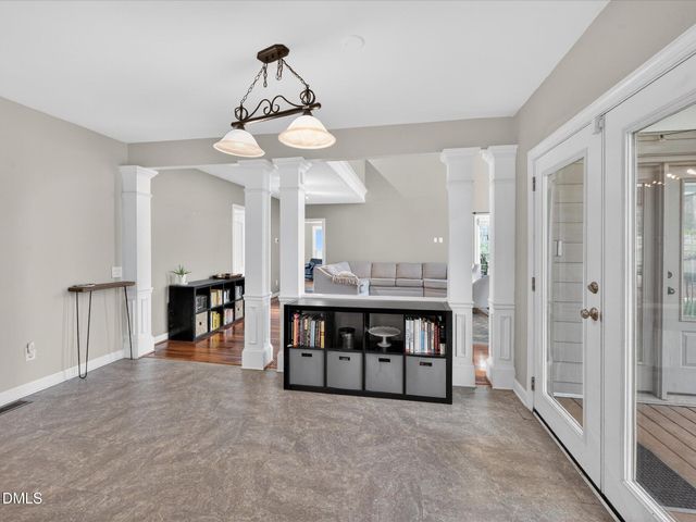 101 Strathburgh Lane, Cary, NC 27518