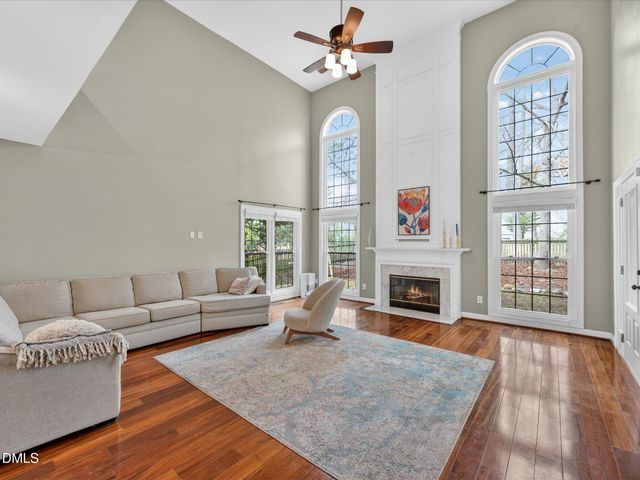 101 Strathburgh Lane, Cary, NC 27518