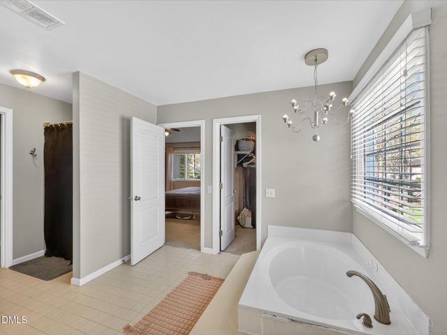 101 Strathburgh Lane, Cary, NC 27518