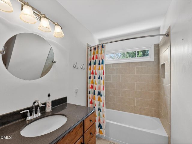 101 Strathburgh Lane, Cary, NC 27518