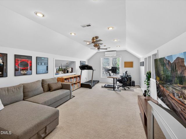 101 Strathburgh Lane, Cary, NC 27518