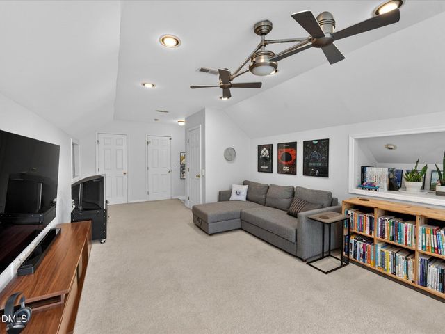 101 Strathburgh Lane, Cary, NC 27518