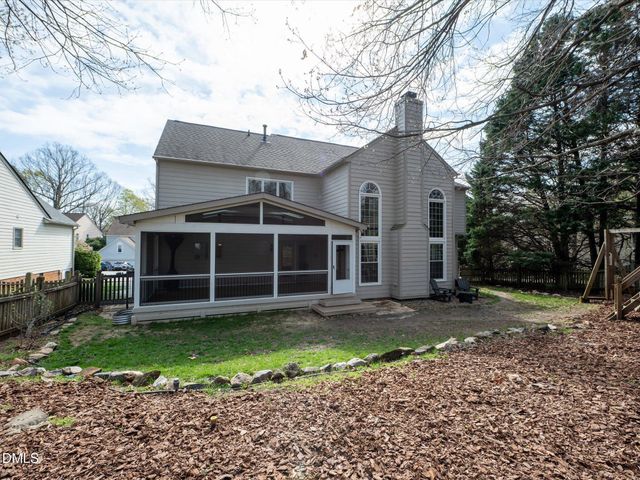 101 Strathburgh Lane, Cary, NC 27518