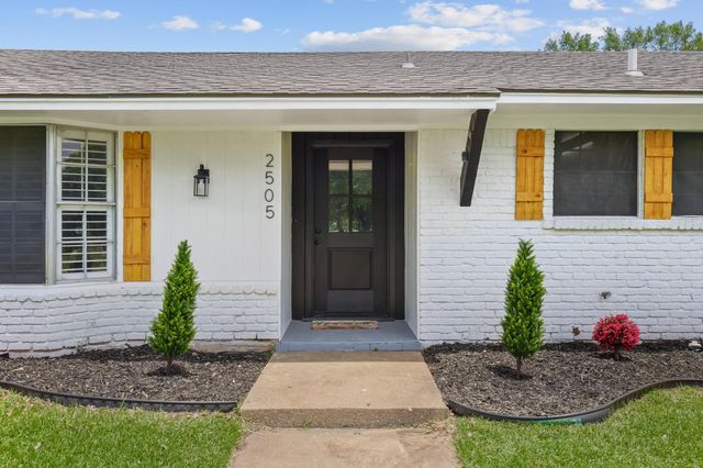 2505 Meadows Lane, Sherman, TX 75092