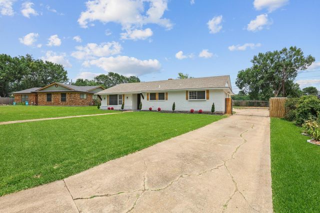 2505 Meadows Lane, Sherman, TX 75092