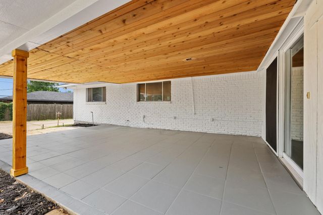 2505 Meadows Lane, Sherman, TX 75092