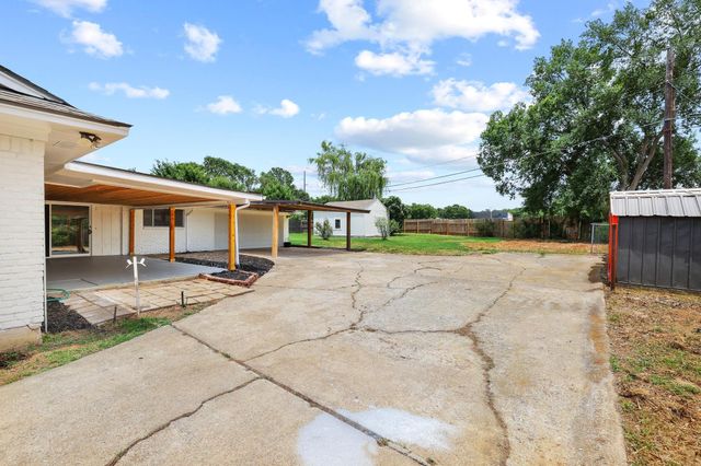2505 Meadows Lane, Sherman, TX 75092