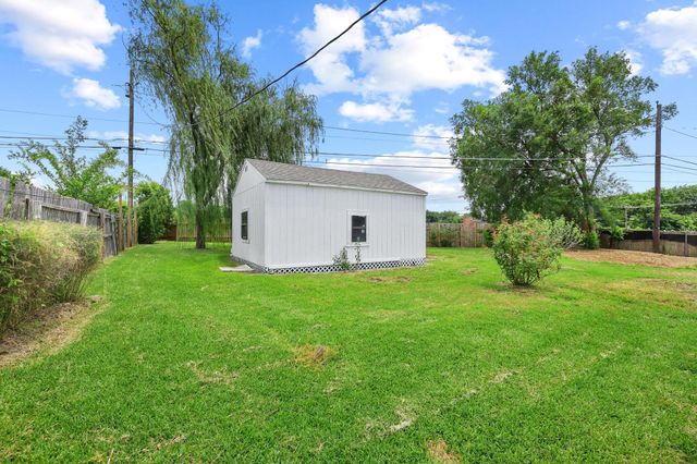 2505 Meadows Lane, Sherman, TX 75092