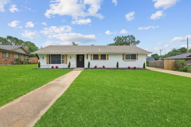 2505 Meadows Lane, Sherman, TX 75092