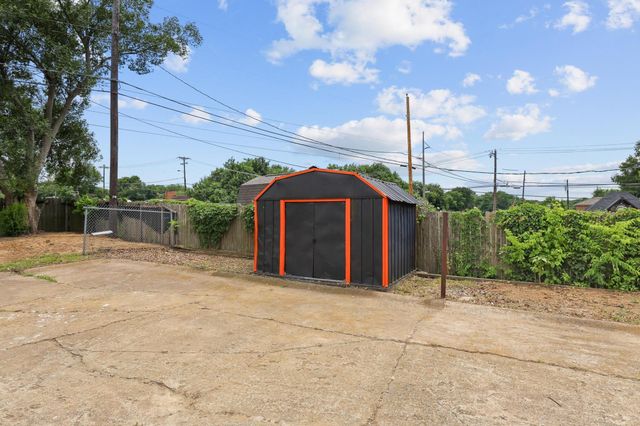 2505 Meadows Lane, Sherman, TX 75092