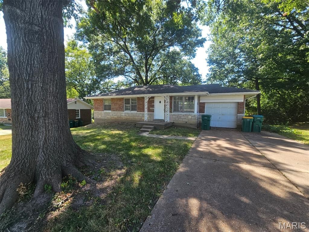 9725 Griffin Drive, St Louis, MO 63137