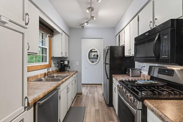 8380 Isle Avenue S, Cottage Grove, MN 55016