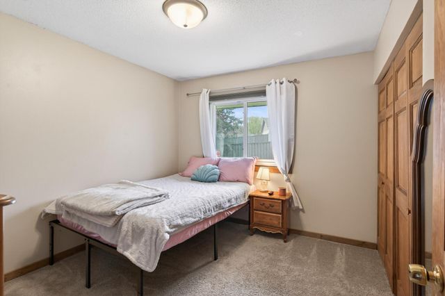 8380 Isle Avenue S, Cottage Grove, MN 55016