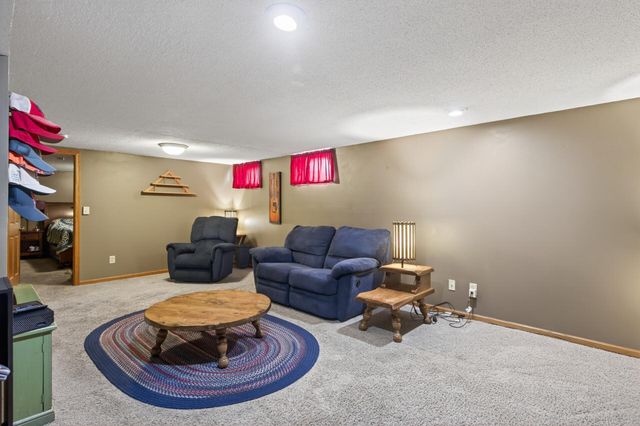 8380 Isle Avenue S, Cottage Grove, MN 55016