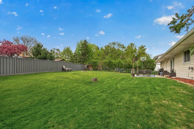 8380 Isle Avenue S, Cottage Grove, MN 55016