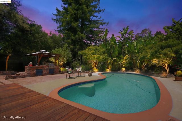 2662 Tamalpais Dr, Pinole, CA 94564