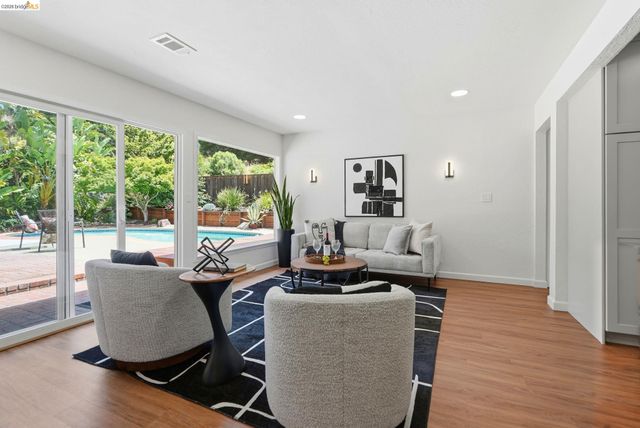 2662 Tamalpais Dr, Pinole, CA 94564